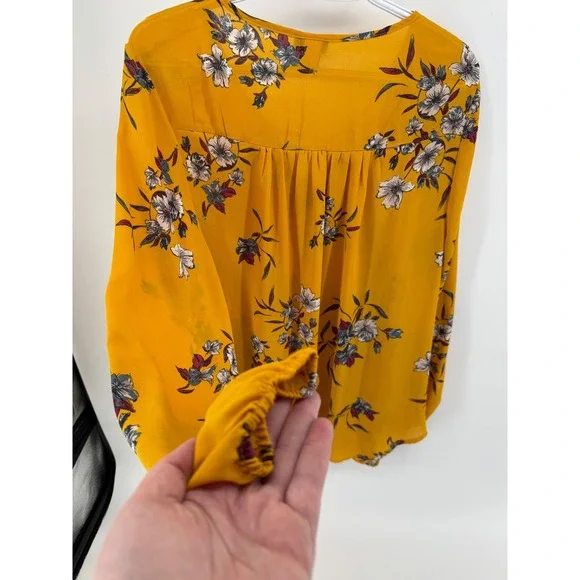 Torrid Womens Mustard Yellow Floral Keyhole Long Sleeve Blouse Top Size 1 - Picture 5 of 6